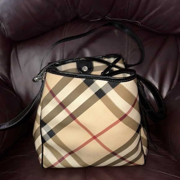 Burberry Handbags - Burberry Haymaker Bag